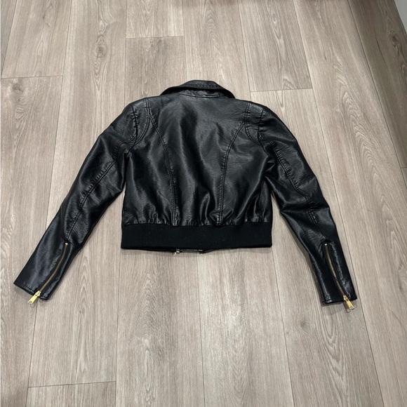 Free People Modern Vegan Bomber Jacket in Black. Size XS. Barely Worn. - Picture 5 of 6